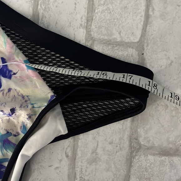 NWT Victoria's Secret One-Piece Strappy Monokini Tropical Mesh Swimsuit size L - Picture 15 of 16